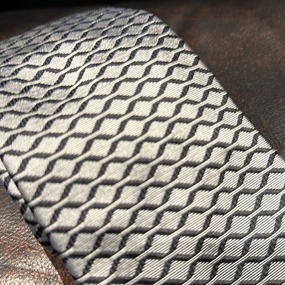 Escada Silver Patterned Silk Tie - Picture 2 of 5